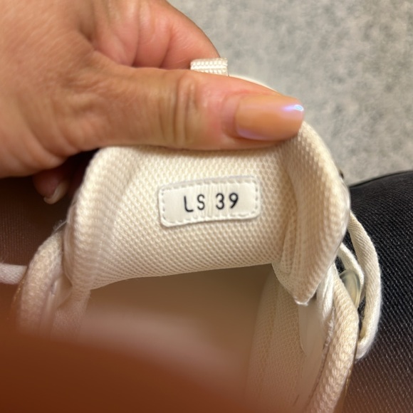 Dior D-Connect Sneakers - Picture 10 of 12